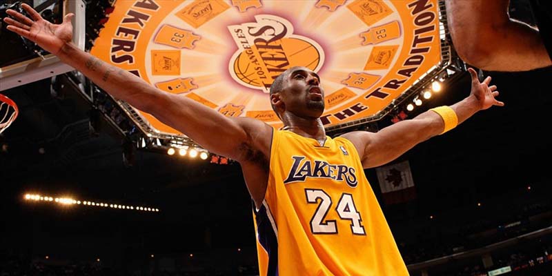 Huyền thoại Kobe Bryant thi đấu ở vị trí hậu vệ ghi điểm